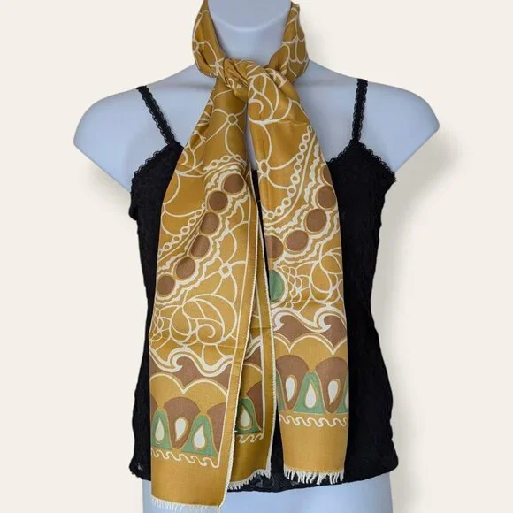 V. Yellow Geometric Rectangle Scarf - Picture 2 of 4